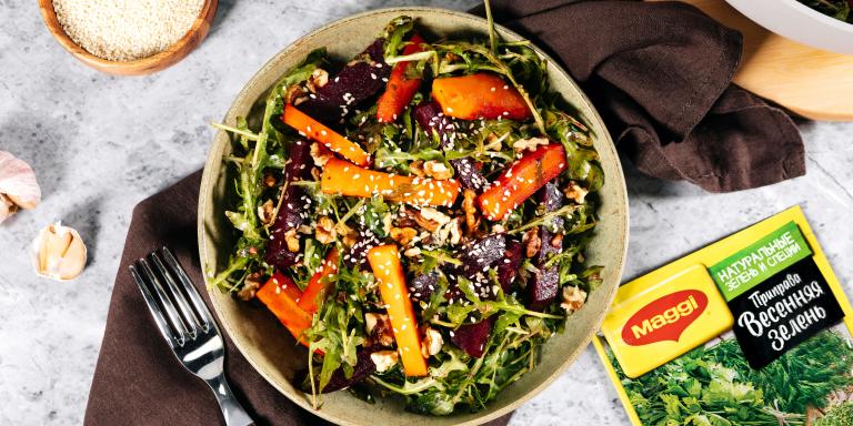 Пикантный салат с запеченными морковью и свеклой, рецепт с фото