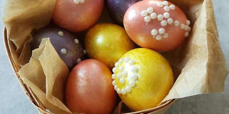 Как покрасить пасхальные яйца - рецепт приготовления с фото от Maggi.ru