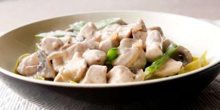 Пикантное куриное фрикасе с грибами - рецепт приготовления с фото от Maggi.ru