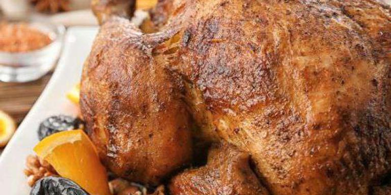 Курица, фаршированная черносливом и орехами - рецепт с фото от Магги