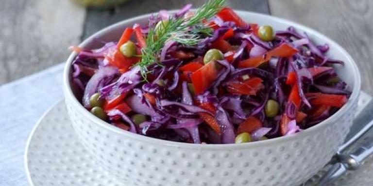 Салат с капустой и горошком - рецепт приготовления с фото от Maggi.ru