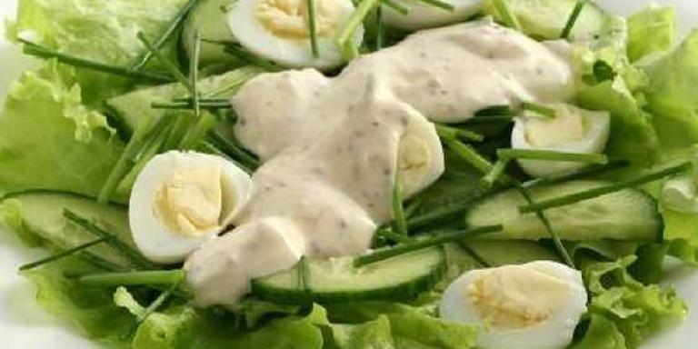 Салат с огурцом и яйцом — салат из яиц и огурцов | maggi.ru