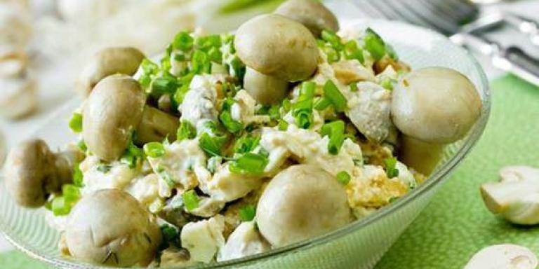 Салат с курицей, грибами и грецкими орехами - рецепт приготовления с фото от Maggi.ru