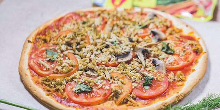 Пицца постная с базиликом, грибами, тофу и вялеными помидорами, подробное приготовление с фото