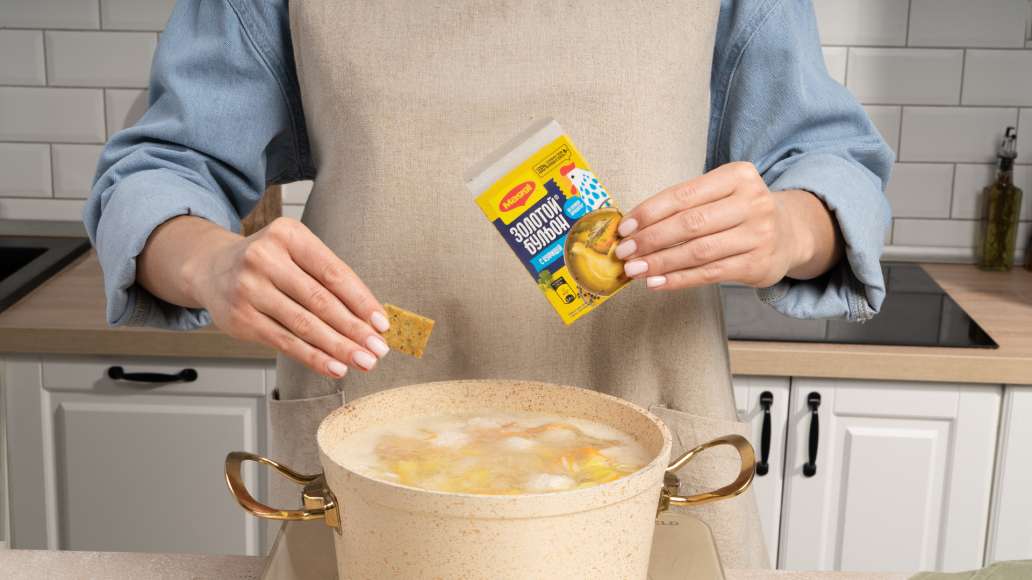 Суп с куриными фрикадельками: шаг 6 Суп с куриными фрикадельками: шаг 6