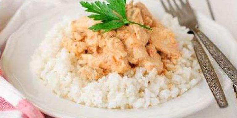 Курица в сливочносырном соусе с прованскими травами: рецепт с фото