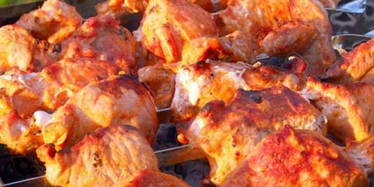 Шашлык из курицы с кориандром, аджикой и гвоздикой — рецепт с фото