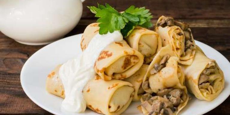 Ароматные блины с сыром и грибами — рецепт приготовления с фото