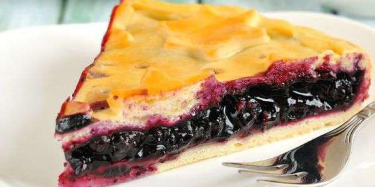 Аппетитный ягодный пирог в мультиварке — рецепт приготовления с фото