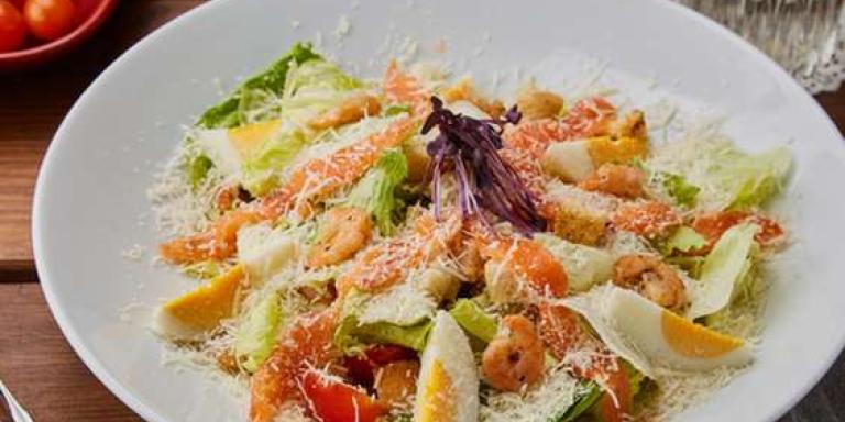 Салат с форелью и креветками - рецепт приготовления с фото от Maggi.ru