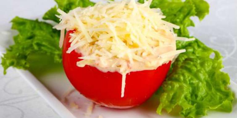 Холодная закуска из фаршированных помидоров с сыром — рецепт с фото