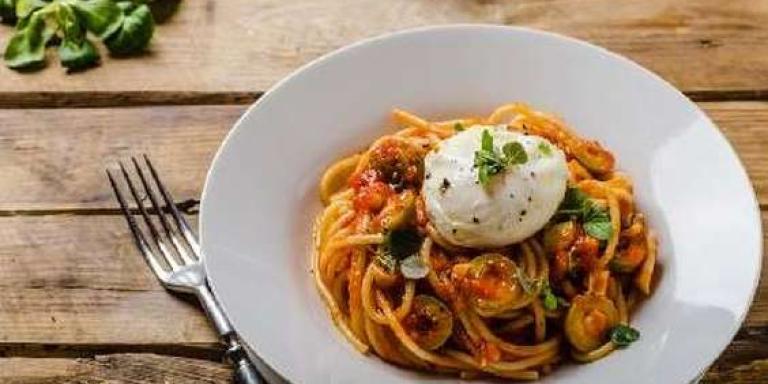 Спагетти с томатноовощным соусом и яйцом — рецепт с фото от Maggi.ru