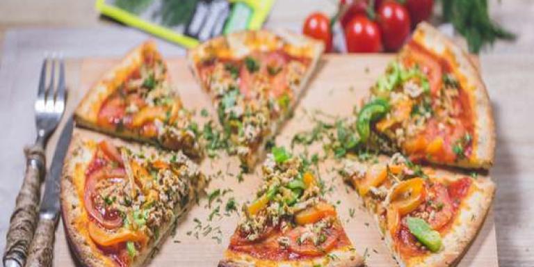 Пицца с сыром тофу, базиликом и томатами, подробный рецепт с фото на Maggi.ru