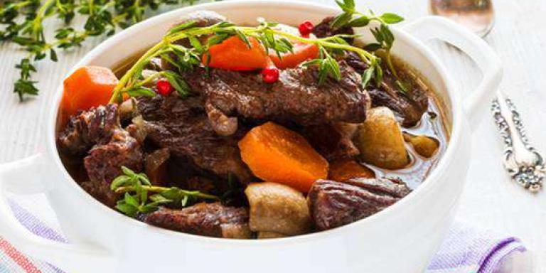 Мясо, тушеное с овощами — рецепт тушеного мяса с овощами на сковороде | maggi.ru