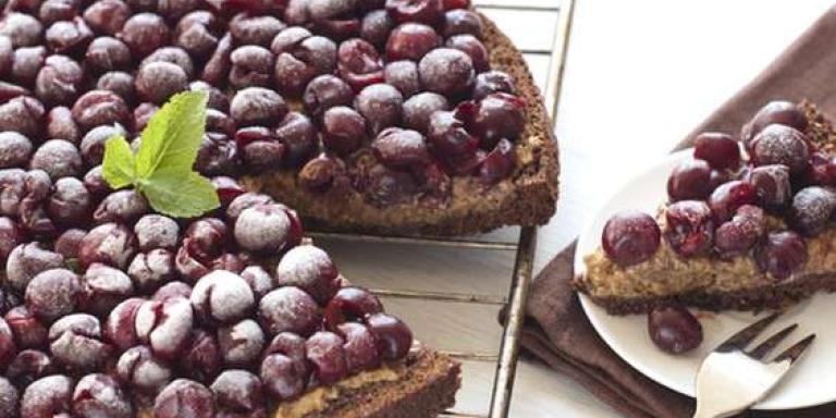 Шоколадный вишневый пирог в мультиварке - рецепт с фото от Maggi.ru