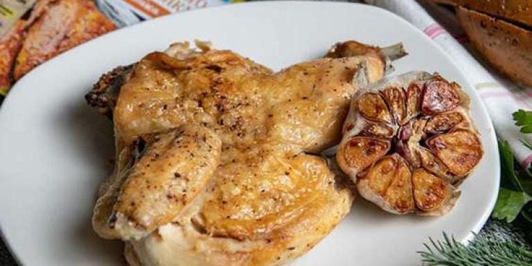 Цыпленок табака в духовке в рукаве - рецепт приготовления с фото от Maggi.ru