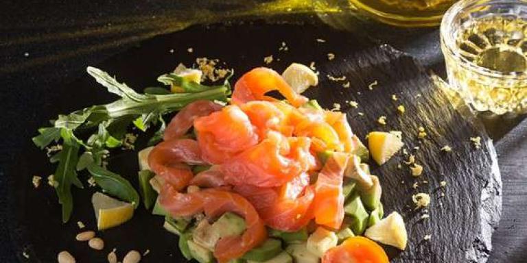 Салат тартар с красной рыбой - рецепт приготовления с фото от Maggi.ru