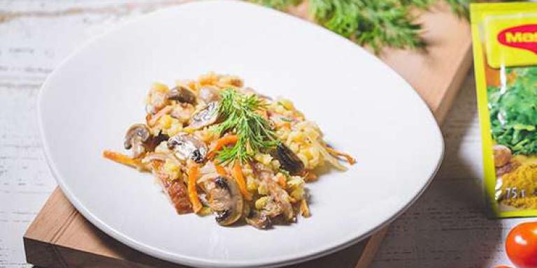 Гороховая каша с грибами, копченым мясом и сельдереем: рецепт с фото