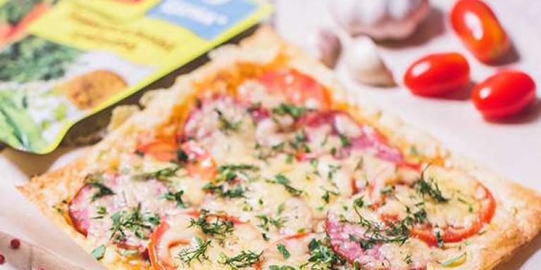 Ленивая пицца пепперони на слоеном тесте, подробный рецепт с фото