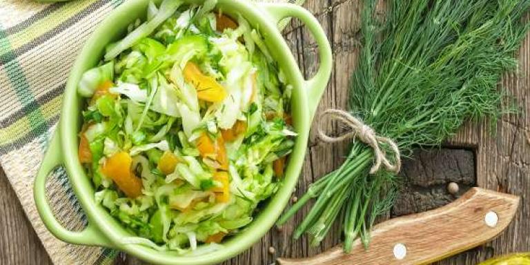 Салат из белокочанной капусты с болгарским перцем: рецепт с фото