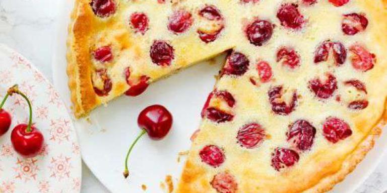 Нежный ягодно-кефирный пирог - рецепт приготовления с фото от Maggi.ru