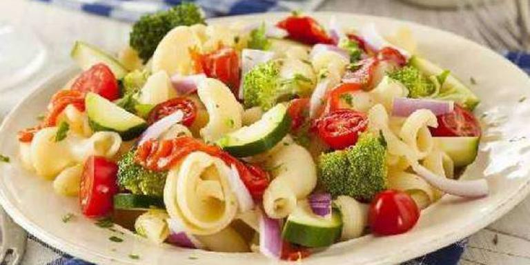 Салат из макарон с овощами - рецепт приготовления с фото от Maggi.ru