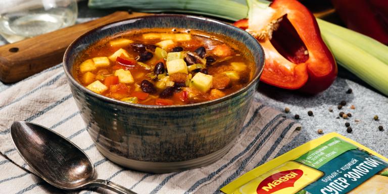 Ароматный томатный суп с кабачком и фасолью без мяса, пошаговый рецепт