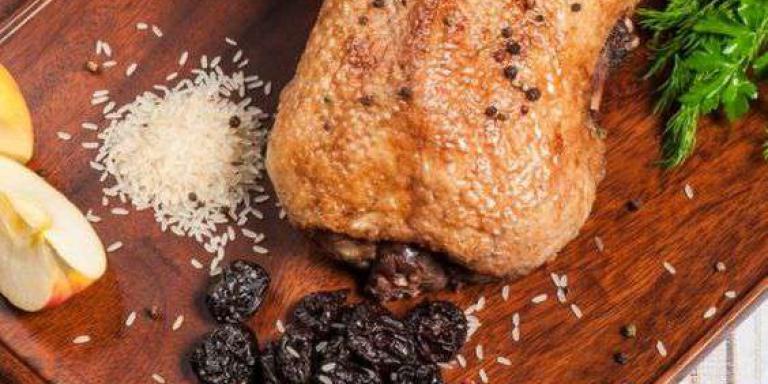Курица, фаршированная рисом и черносливом - рецепт с фото от Магги