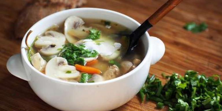 Холодный суп с шампиньонами и курицей - рецепт приготовления с фото от Maggi.ru