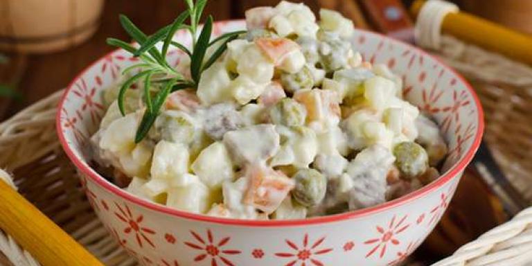 Салат "оливье" со свининой - рецепт приготовления с фото от Maggi.ru
