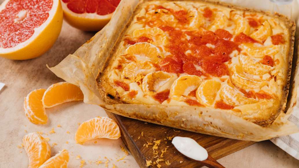 Сметанный пирог с мандаринами и грейпфрутом - рецепт приготовления с фото от Maggi.ru