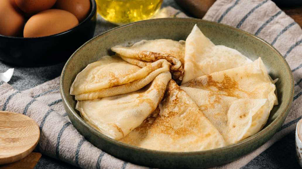 Бархатистые тонкие блины на сыворотке - рецепт приготовления с фото от Maggi.ru