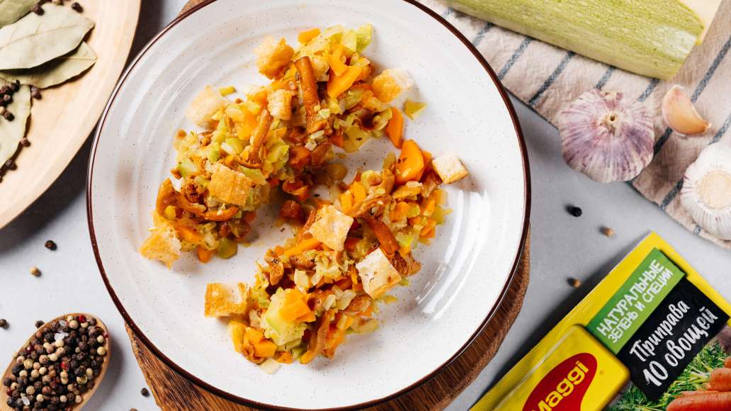Рубленая икра из кабачков с лисичками - рецепт приготовления с фото от Maggi.ru