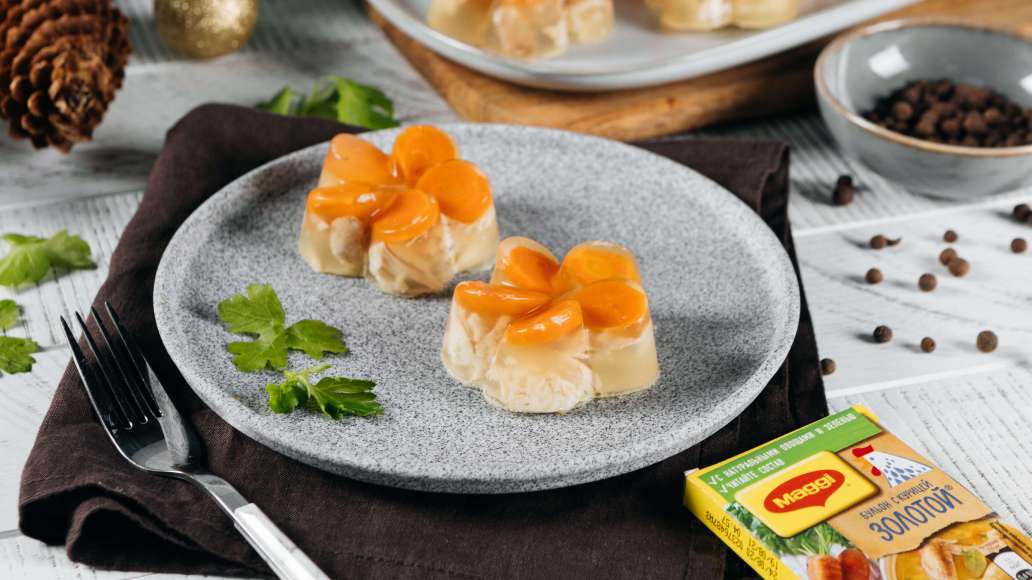 Традиционный холодец из курицы и свиных ножек - рецепт с фото от Магги