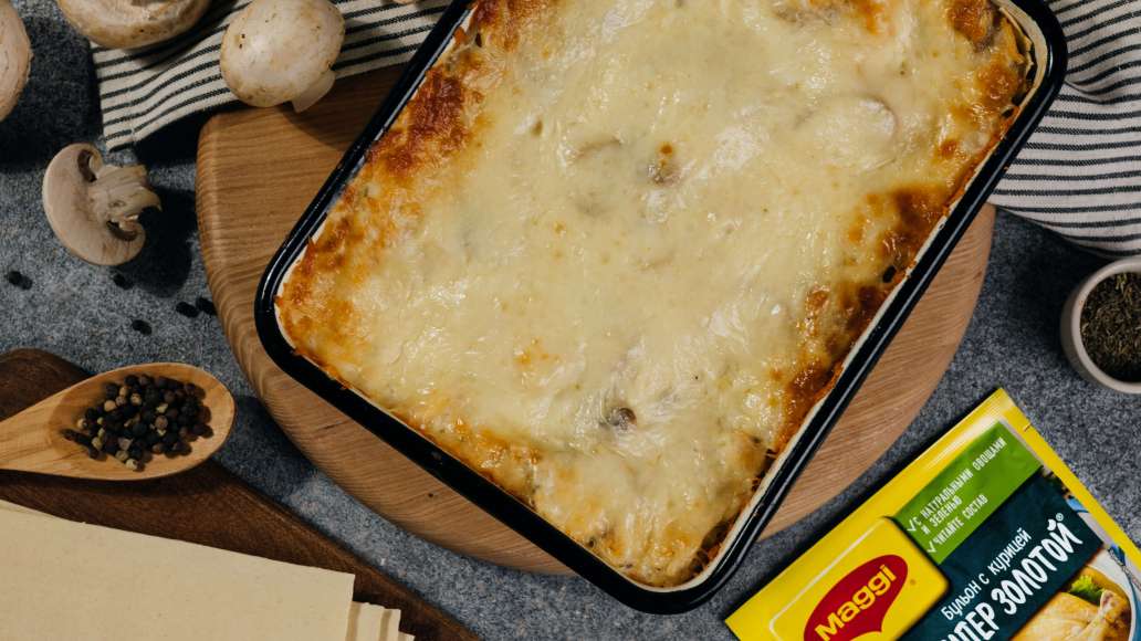 Лазанья со сливочной начинкой из курицы и шампиньонов - рецепт с фото