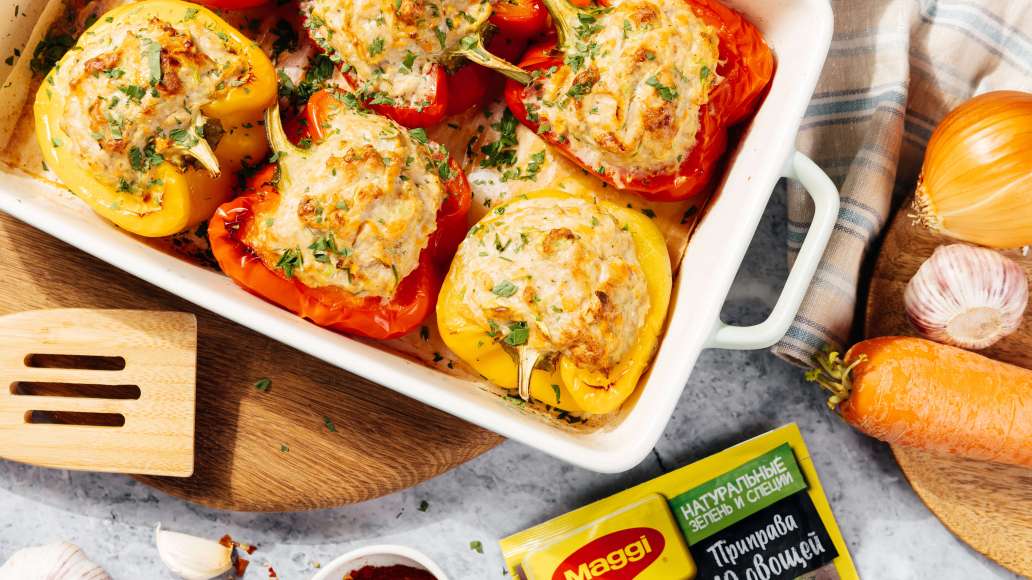 Фаршированный перец с курицей, морковью и кабачком в духовке - рецепт приготовления с фото от Maggi.ru