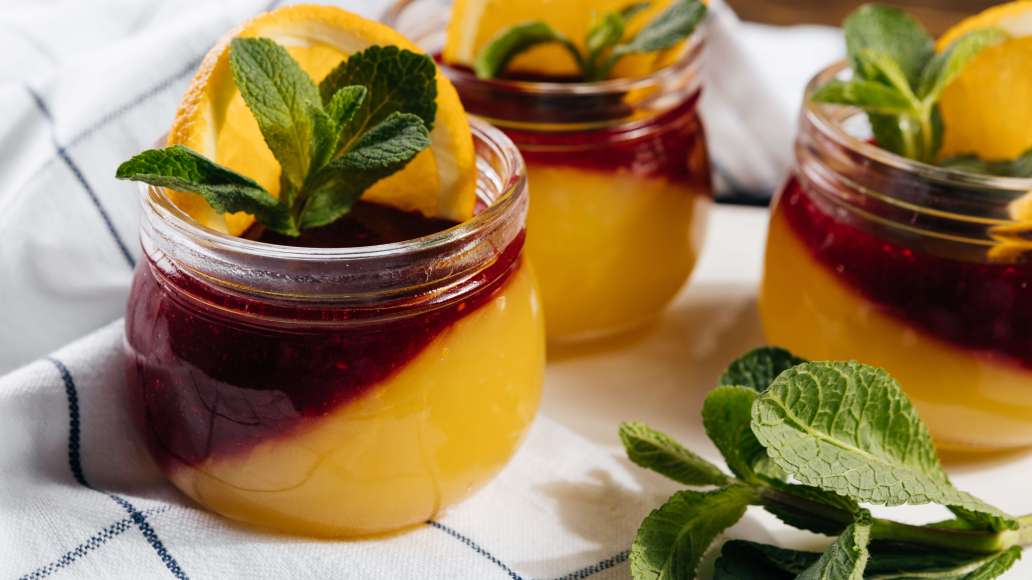 Яркое двухслойное желе из апельсинов и малины - рецепт с фото от Магги
