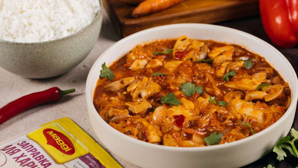 Пряное чахохбили из куриных бедер на сковороде, рецепт с фото