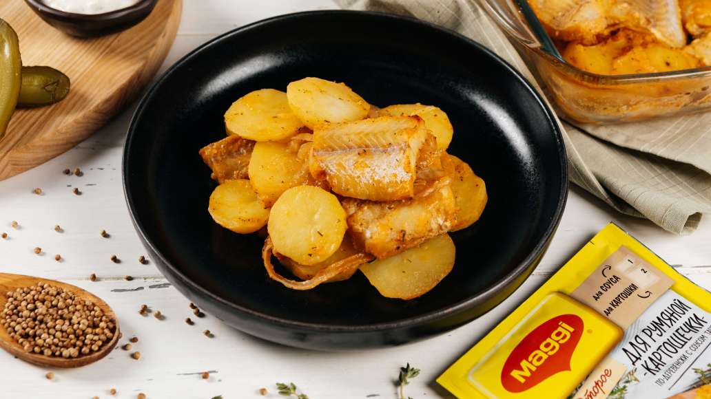 Минтай, запеченный с картошкой - рецепт приготовления с фото от Maggi.ru