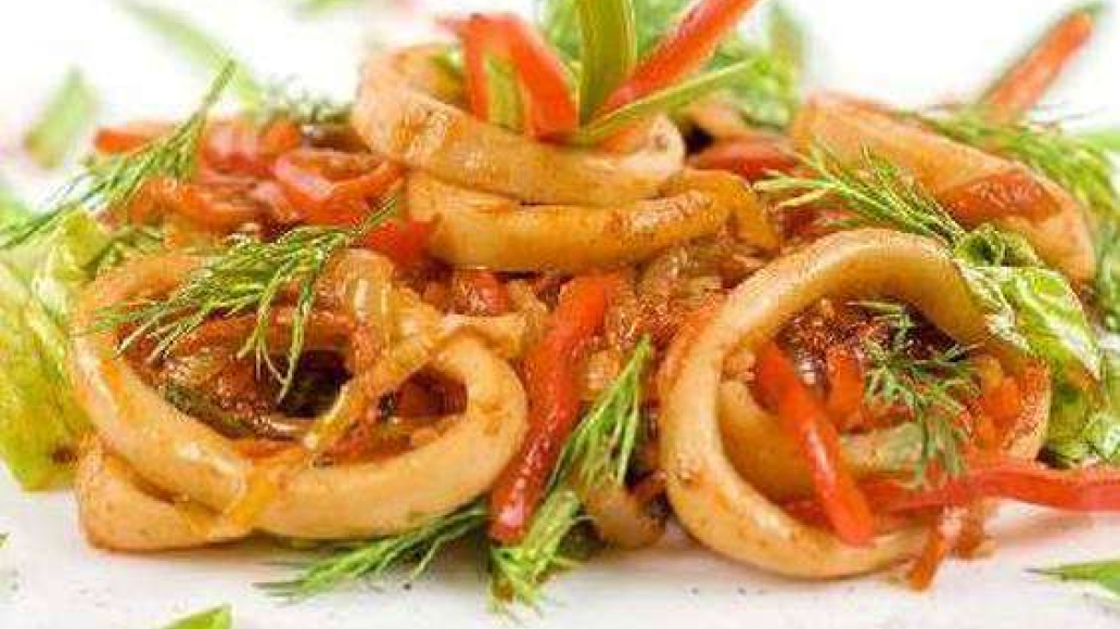 Салат с кальмарами и болгарским перцем - рецепт приготовления с фото от Maggi.ru