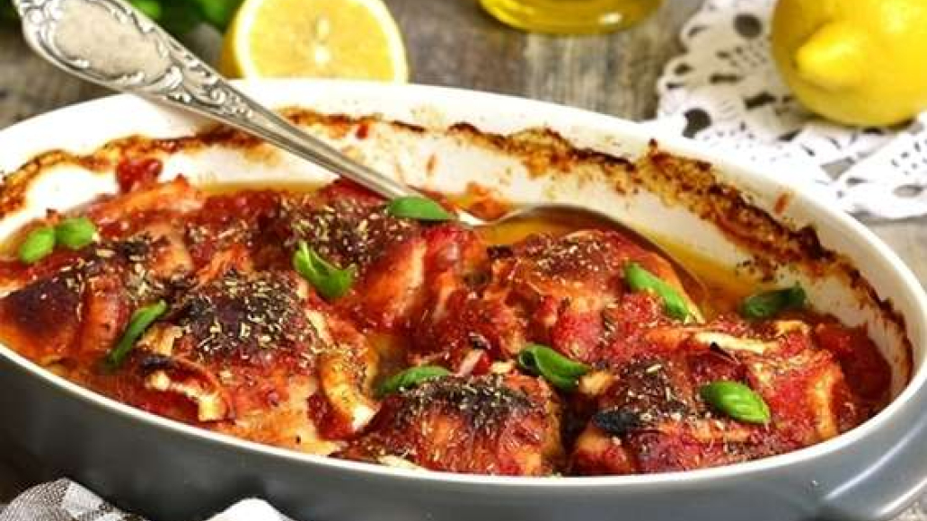 Тушеная курица в томатном соусе - рецепт приготовления с фото от Maggi.ru
