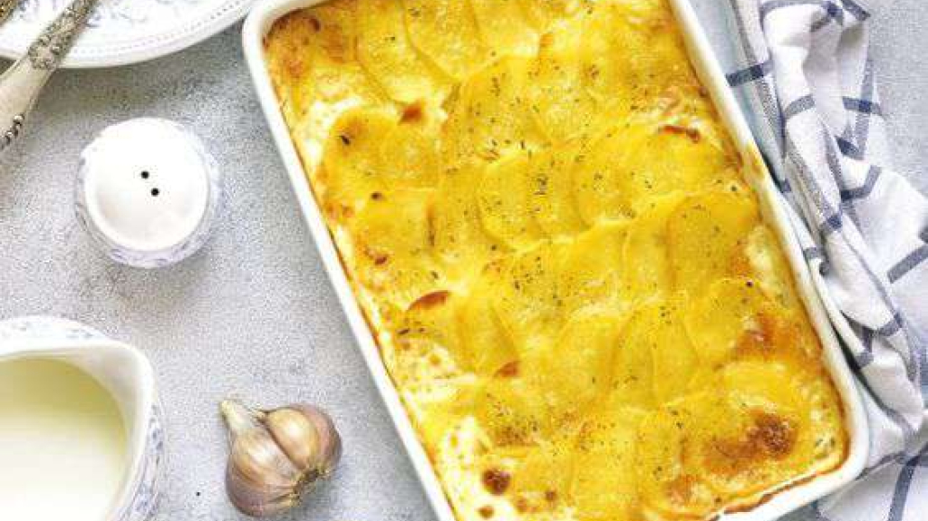 Кабачки и картофель, запеченные в духовке с чесноком: рецепт с фото