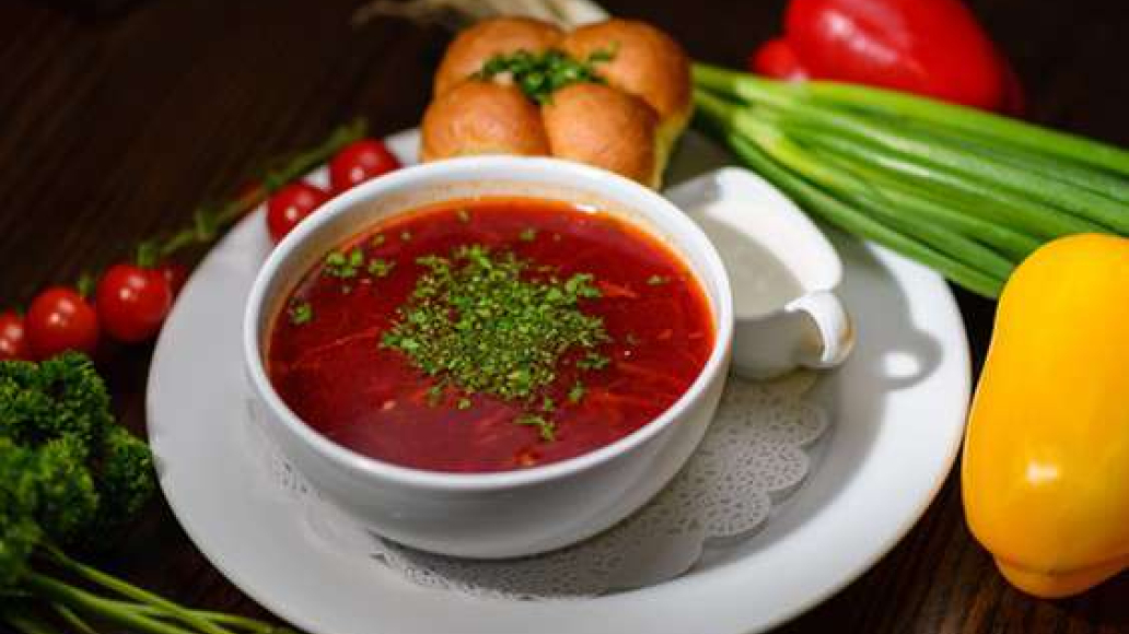 Борщ с чесноком и зеленью - рецепт приготовления с фото от Maggi.ru