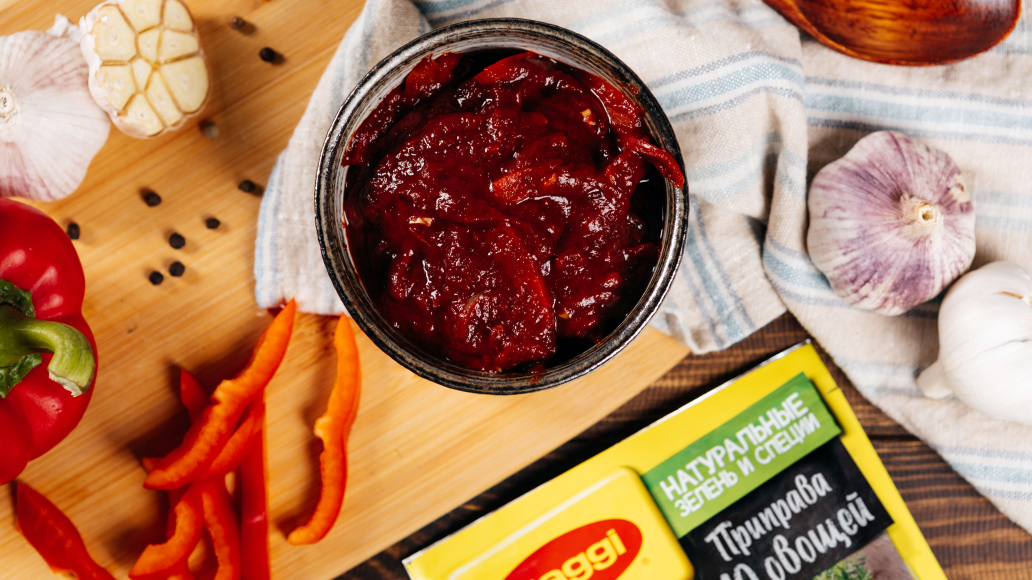 Ароматное лечо с томатной пастой и чесноком - рецепт приготовления с фото от Maggi.ru