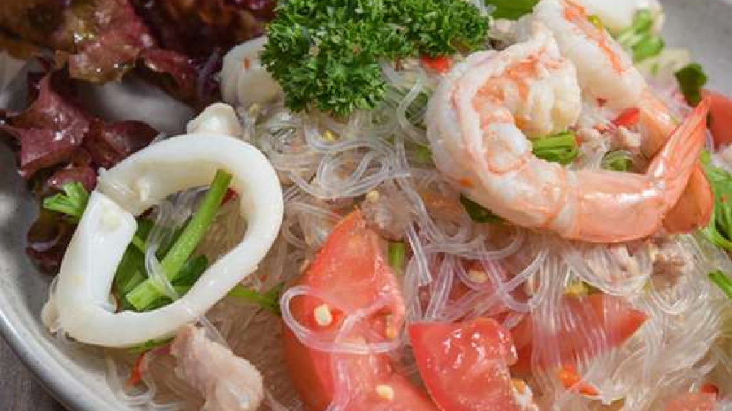 Лапша фунчоза с морепродуктами - рецепт приготовления с фото от Maggi.ru