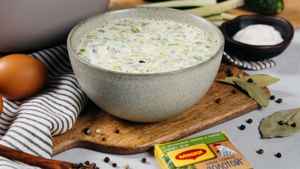 Сытная окрошка с мясом на майонезе и курином бульоне: рецепт с фото