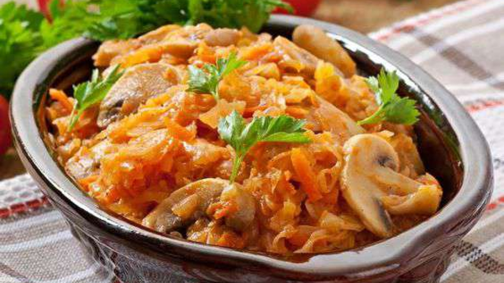 Тушеная капуста с грибами и картошкой - пошаговый рецепт с фото