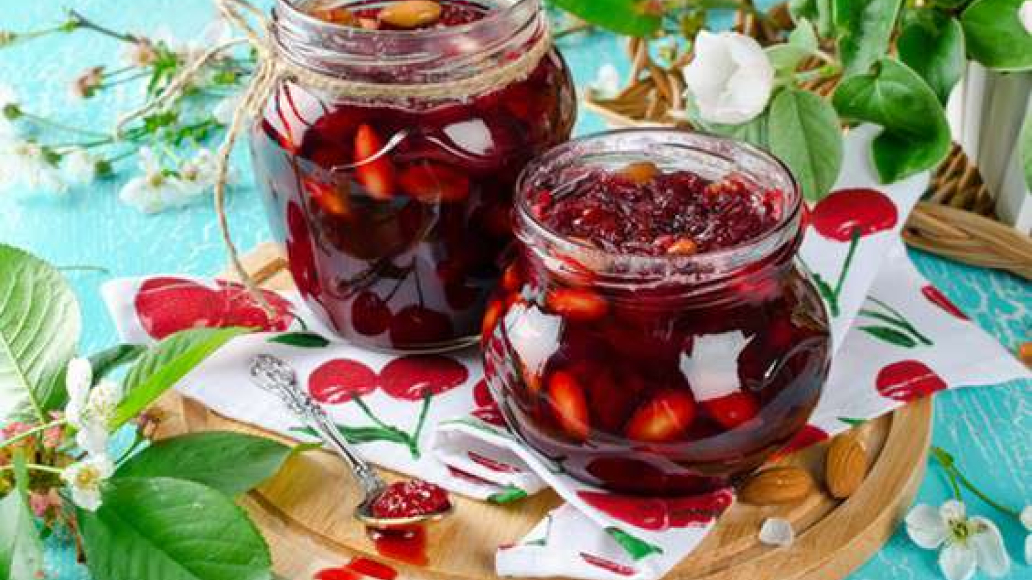 Варенье из яблок с вишней, лимоном и миндалем - рецепт с фото от Магги