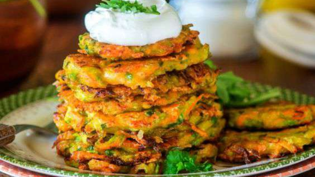 Оладьи из кабачков и моркови - рецепт приготовления с фото от Maggi.ru