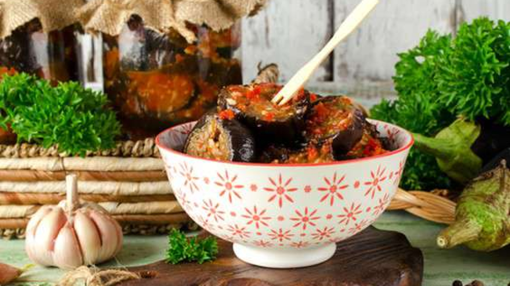 Пряные баклажаны с чесночным маринадом - рецепт приготовления с фото от Maggi.ru